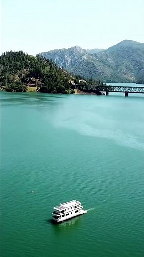 Houseboats On A Full Lake Shasta! Drone shots!