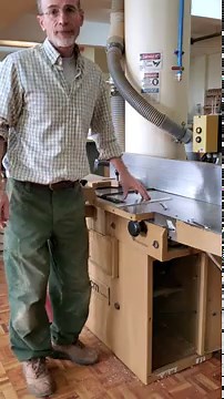 changing and adjusting the knife blades on a SCM F3A jointer.