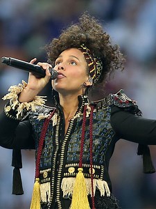 Sa mesure drastique signera-t-elle le retour du bon vieux briquet pendant les concerts ?