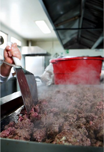 🍎🎥 How we create our nutritional menu!🎥🍎From planning to preparation, we ensure every meal is nutritious and delicious. Health and energy for our students! 🌟🍽️#NutritionalMenu #HealthyFood #SchoolNutrition #WellbeingGI