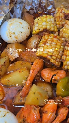 Evey Racine 🇭🇹 on Instagram: "Midnight cravings really tried me… and I listened. Quick seafood boil, heavy flavor because bland is never an option. ( I advise precooking the potato before hand or cook the shrimp in the sauce then set aide) either way this was soo good)10/10 🤤 Ingredients Corn Potatoes Shrimp For the sauce: Butter Minced garlic Parsley Cajun seasoning Onion powder Garlic powder Paprika Chili powder Black pepper Pepper flakes Chicken or seafood broth Lemon or lime juice Extra h