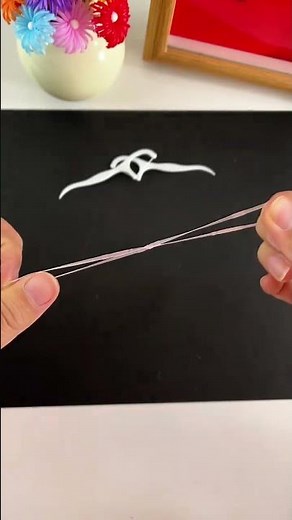Simple small bow and arrow Use dental floss to make a simple and fun small bow and arrow. Homema