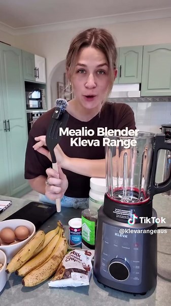 SAVE THIS RECIPE FROM @club_train FOR YOUR NEXT BREKKIE PREP✅ The easiest baked oats you’ll make using the Mealio Blender🤎✨ Ingredients: • 40g rolled oats • 100g banana • 1 large egg • 60ml Australia’s Own Organic Almond Milk • ½ scoop MyProtein Vanilla Whey Protein • 1g baking powder • 5g honey • 5g chocolate chips Method: 1. Add everything except the chocolate chips to a blender and blend until smooth. 2. Pour into a ramekin or oven-safe dish. 3. Sprinkle the chocolate chips on top. 4. Bake a