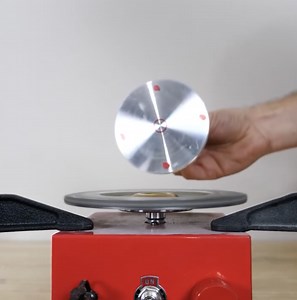 Invisible gears powered by magnetism