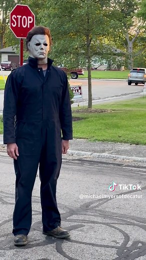 Won’t you be my neighbor ?? #youreanidiot