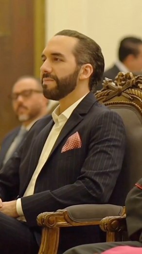 801K views · 113K reactions | Es el jefe de jefe en El Salvador 﫡 #elsalvador #nayibbukele | Nayib Bukele Fans | Facebook