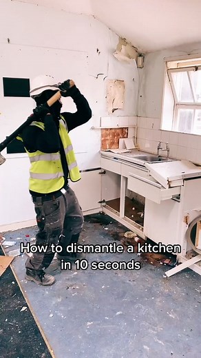 Kitchen Demolition: Labourer Tips and Building Strip Out