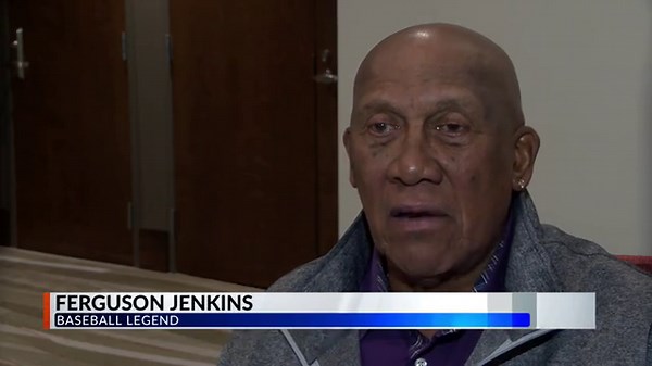 Chicago Cubs legend drops by Champaign