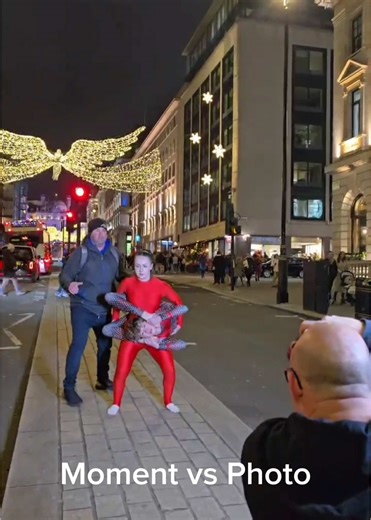 Christmas acro in London with @bendy_luckyluke and @Immy&Lana #contortion #bendyback #circuslife #circuseverydamnday #contortionist #acro #acrogymnastics #gymnastic #acrobalance #acrobatics