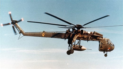 How This Flying Crane Lifted the Most Powerful Weapon of the Vietnam War