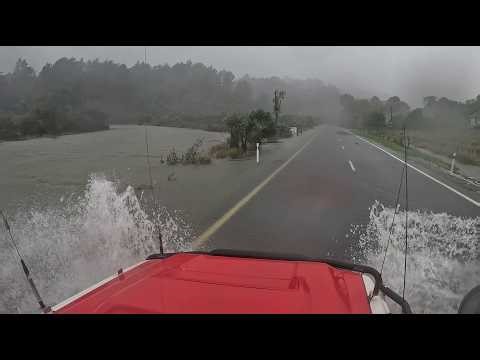 Red Warning Cyclone Vaianu hits Whakatane PART 2