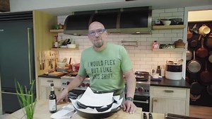 146K views · 1.1K reactions | Michael D. Symon uses salt and olive oil to clean his grandfather's decades-old cast-iron pans! 蓼 Tune in to #SymonDinners to see more, tomorrow @ 12|11c! | Food Network | Facebook
