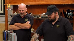 217K views · 3.9K reactions | Rick visita una galería local en Las Vegas que cuenta con varias obras originales de Maurice Sendak, el famoso autor de Donde viven los monstruos.  Todo esto y más en tu pantalla de History #ElPrecioDeLaHistoria | HISTORY | Facebook