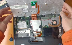 IBM笔记本电脑拆解。ThinkPad。满满黑科技。高端笔记本，联想的高端笔记本。拆笔记本有技巧。