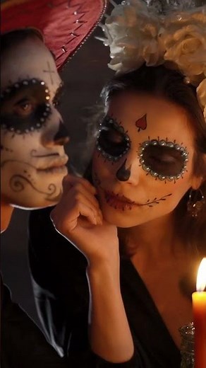 Andrea Bocelli encantra Las Hojas Muertas - The Day of the Dead - costume