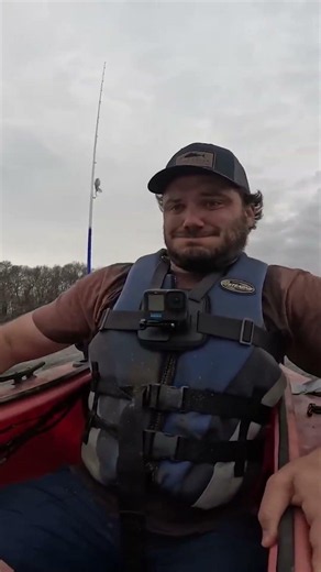 AYO GOT SHOWERED IN THE MOTOR KAYAK​ ‪@AYOFishing‬ ‪@fishingwithsmalls‬