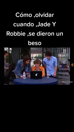 Besos Iconicos en Victorious: Jade y Robbie