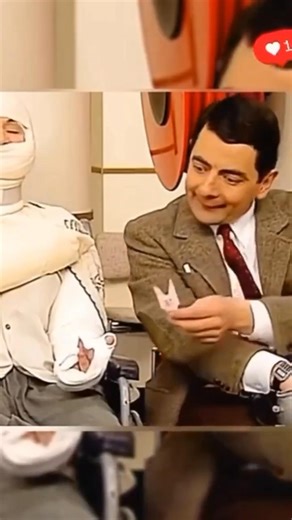 This is one of the funniest scenes by Rowan Atkinson (Mr Bean) 😂