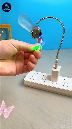 This USB Fan Shows the Time! 😱 Smart LED Clock Fan 2025