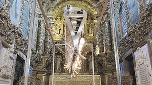 The Fragility of Complexity