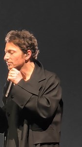 Samedi soir lors du concert pour les 50 ans de carrière de Jean-Louis Aubert à Paris La Défense Arena, nous avons eu plusieurs invités dont évidemment Raphael pour interpréter leur duo très connu "Sur la route" ~~~~~ #fandeconcerts #jla #concerts2025 | Fan de concerts