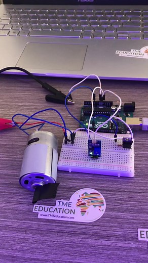 1.9K views · 32 shares | Contrôler un moteur avec Arduino et Photo résistance #electronique #projetselectronique #arduino #education #capteurs #technologies | Méchant Circuit | Facebook