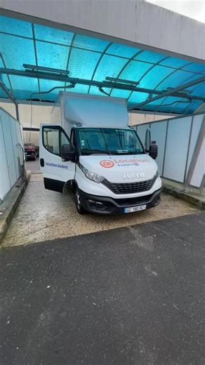 🚙✨Transformation Complète pour ce camion 20m3 de notre collaborateur E.Leclerc ! ✨🚙Chez LACENTRALLL AUTO , nous avons redonné un coup d'éclat à ce magnifique camion 20m3 de notre collaborateur E.Leclerc avec :🧼🧽Nettoyage intérieur complet - chaque recoin a été traité pour un habitacle impeccable🧼🧽🧼🧽Nettoyage extérieur en profondeur - carrosserie brillante et sans traces🧼🧽🧼🧽Pose d'une cire de protection - pour une brillance durable et une protection renforcée🧼🧽Résultat : un véhicule