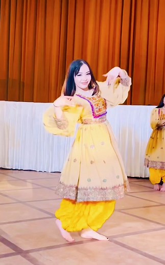 ویدیو مکمل در یوتوب ناست #hewadgroup #mast #afghangirl #dance #foryou #viral #fypシ #رقص #جدید #هیوادگروپ #دخترافغان