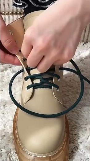 How to Lace Your Boots in a Cool Way #boots #lacing #footcomfort #lace #laceupboots #womanshoes