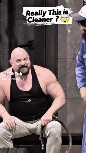Anatoly's Hilarious Big Bodybuilder Gym Prank