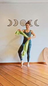 12K views · 107 reactions | This towel workout? Low-key genius for your posture & core!律‍♀️ Who knew a simple towel could help you sit taller, stand stronger, and feel more aligned? #Pilates #HealthyAging #WomenOver40 #MidlifeFitness #MenopauseWellness #StrongWomen #ActiveAging #EmpoweredFitness | Reverse Health Pilates | Facebook