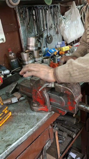 Thrust bearing setting #workshop #toptrending #repair #machine #ahiddenengineer #hyundai