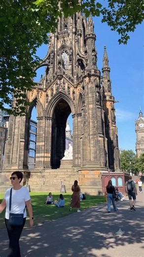 Sunshine & Stories at Scott Monument ☀️🏰 #scotland