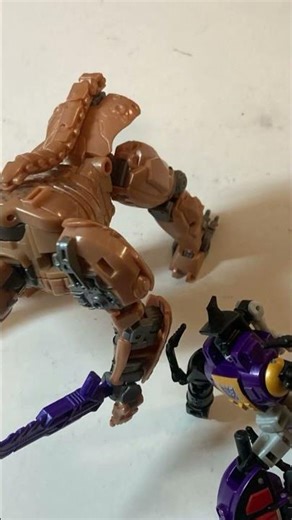 Cheetor VS Bombshell #transformers #stopmotionanimation #stopmotion #shorts #transformersstopmotion