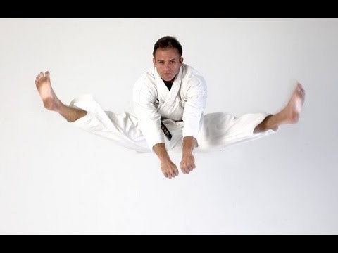KARATE Kicking - Double jump kicks / split kicks 二段蹴
