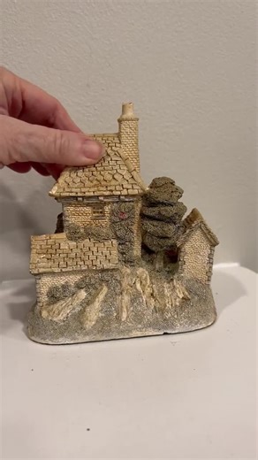Tollkeepers Cottage 1984 by David Winter Great Britain Handmade and Hand Painted for Christmas Village or Display - Etsy