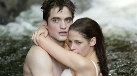 Robert Pattinson explains why filming X-rated Twlight scene was 'difficult'
