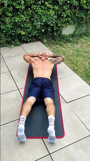 Extension lombaire au sol (lying back extension)