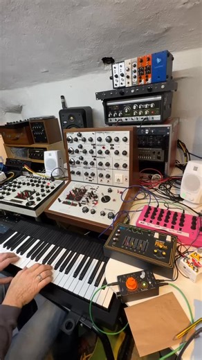 52 reactions · 27 comments | Weaving with the Beat Friend and Osmose - all run through the Oto Machines Bebe Cherie mixer and then into Synthi A envelope/filter. The mk1 Synthi A is a consignment sale - very much in need of a service as it’s not been touched in the last 3-4 decades (possibly never) so it’s a little noisy, but the filter is magic. Chase Bliss Reverse Mode C, Soundgas RE-2101 Stereo Space Echo and Soundgas Type 636P2 on echo duties… | Soundgas | Facebook