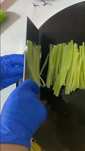 How to shred lettuce super fast｜Kitchen quick skill #easyhomecooking #chinesefood