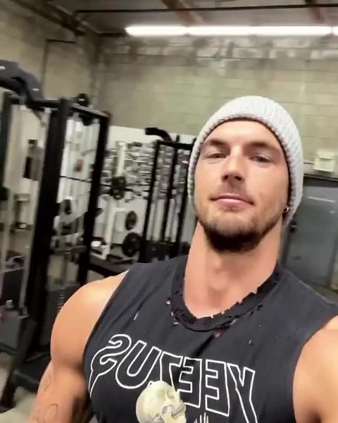 Christian Hogue: Top Fitness and Fashion Model