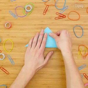 Keep yourself organized with these DIY origami bowls! #crafty | Crafty