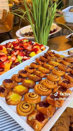 🍳 Sunday Brunch at By The Docks just hits different! 🦀 If you love seafood, you’re gonna want to be here. Our brunch spread is loaded with fresh seafood straight from the bay—we’re talking peel & eat shrimp, oysters, mussels, and more. You can taste the freshness in every bite! But that’s not all—we’ve got made-to-order omelets, hand-carved meats, breakfast classics, sushi, pastries, and so much more. It’s basically the best of both worlds—seafood and brunch together. 📍 Where: 3321 Eastern Bl