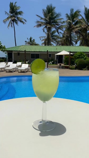 Looking for an amazing place to spend your Summer? Try Sunset Beach Hotel! 😍Picture this: You spending everyday at our pool, by the beach.. feet kicked up, indulging in our delicious food and greatest cocktails….😩😍Stop by Sunset Beach Hotel & enjoy a day at the pool for only D800 per person! For children it is D500 per child!Be sure to try our Famous frozen lemonade cocktail or as we like to call it, our “Lemon Crush”✨#gambiantiktok #poolsingambia #hotelsingambia #senegalaise_tik_tok