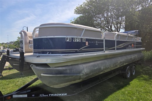 Used 2014 Sun Tracker Party Barge 24, 21076 Hanover - Boat Trader