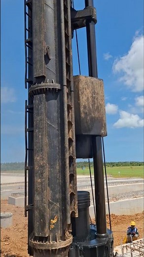 DIESEL HAMMER weight 19.Ton Operation