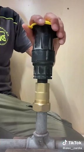 compression fitting for iron pipe or galvanized pipe