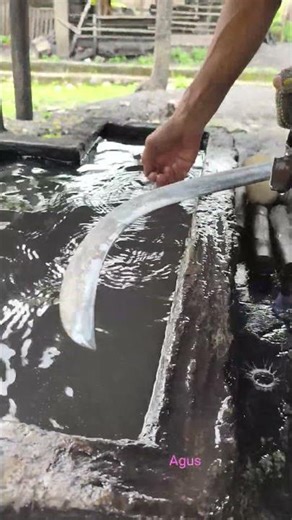 Check out how I do the sickle gilding using the water method #blacksmith #grasstools ##wood