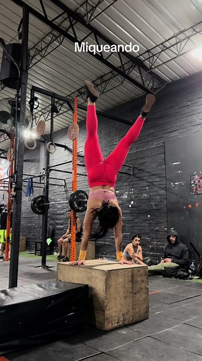 Miqueando Crossfit Gymnastics with Daniela Bedoya and Kalibwoy