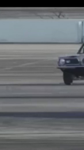 Hurst HEMI Crashes-Jay Leno & Bob Riggle Ok… #carcrash #cardudes1 #carcaretips #fastcars #67plymouthbarracuda #468hemi #2500hp | Car Dudes